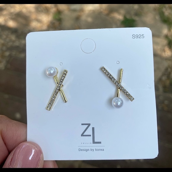 NEW! Dainty Cross Pearl Stud Earrings - Picture 2 of 5